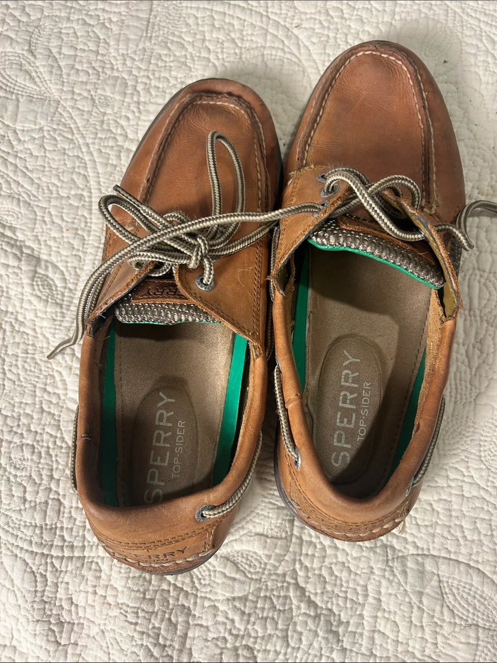 Sperry lace up tan boat shoe